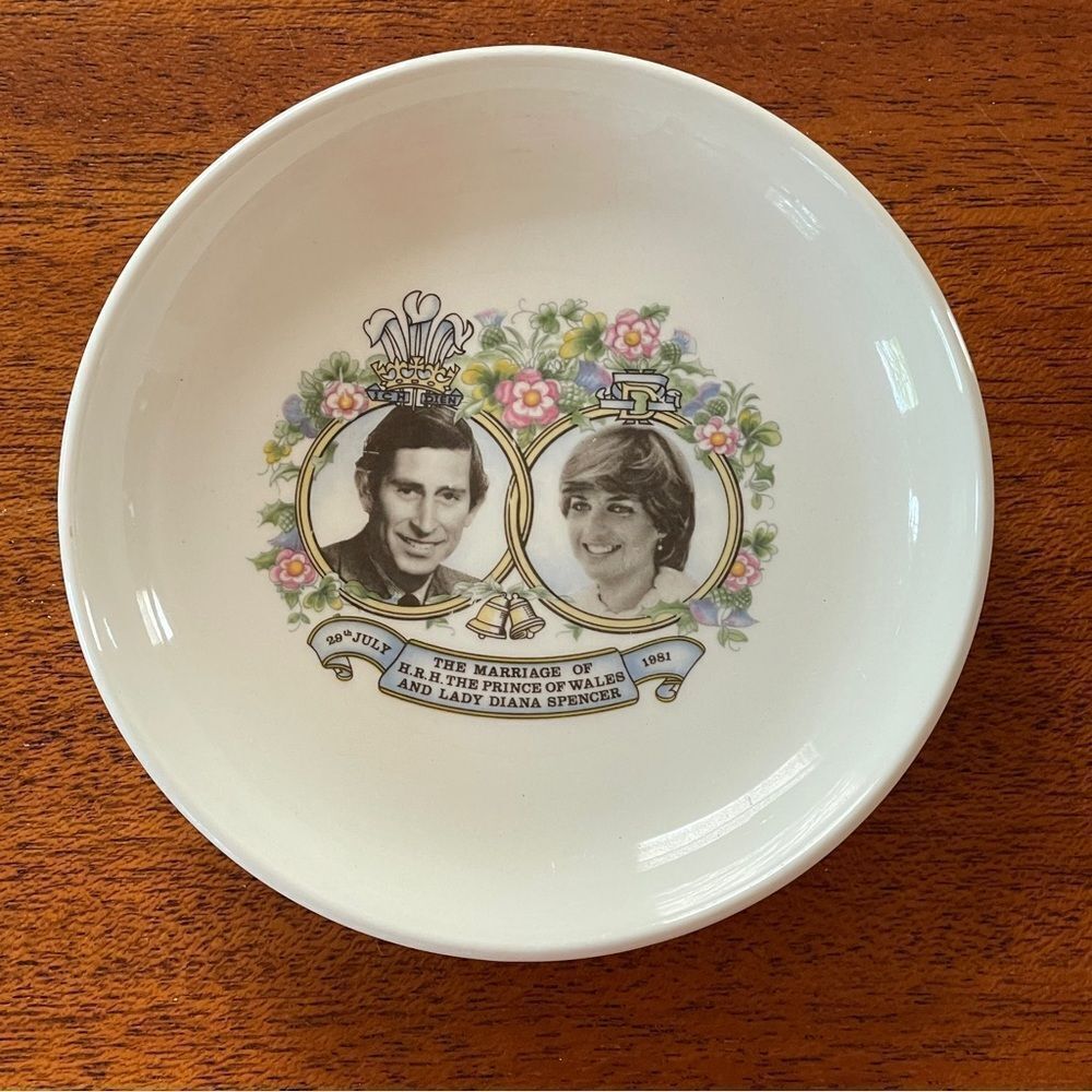 Commemorative Porcelain Plate Marriage of Prince Charles and Lady Diana Spencer